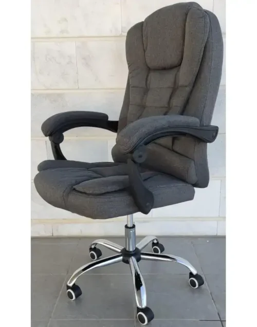 כיסא מנהלים ארגונומי עם כריות תמיכה וגלגלים לעבודה נוחה ולשיפור היציבה.