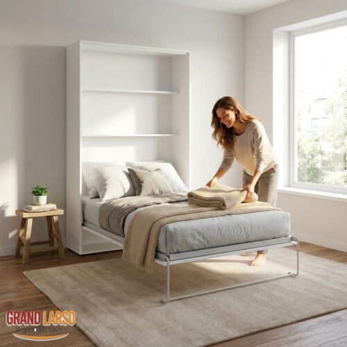 מיטת קיר עם מדפים LIGHT SOLUTION, דגם אנכי בצבע לבן – תמונת אווירה בחדר