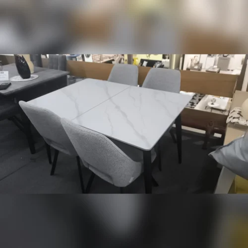 פינת אוכל עם 4 כיסאות LIVORNO בגוון לבן ואפור